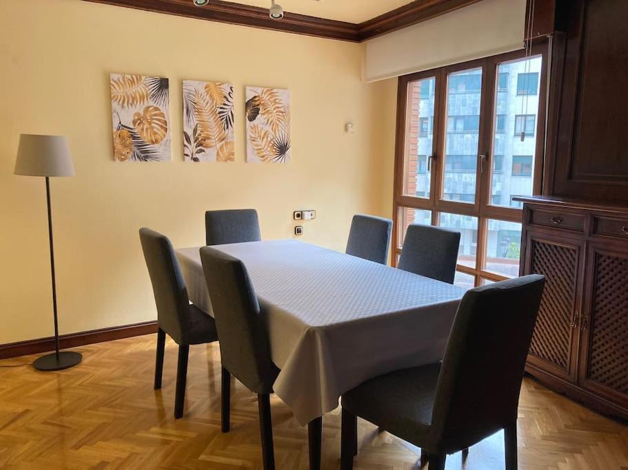 Centrico Apartamento De 2 Habitaciones By Bebalmy Oviedo Luaran gambar