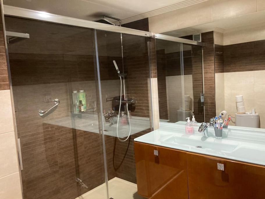 Centrico Apartamento De 2 Habitaciones By Bebalmy Oviedo Luaran gambar
